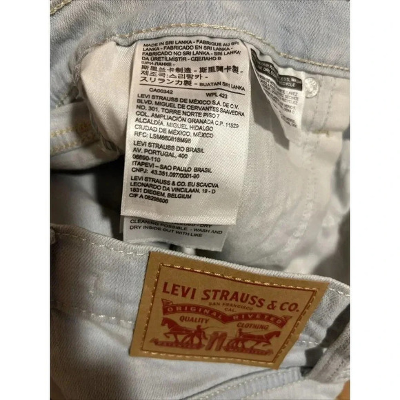 Levi's Women's Light Blue Bleached High-Rise Cut Off Shorts 24 - Picture 4 of 5